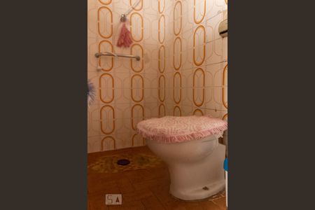 Casa para alugar com 150m², 4 quartos e 2 vagasBanheiro de Serviço