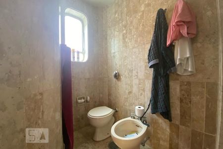 Apartamento para alugar com 300m², 4 quartos e 4 vagas Apartamento para alugar com 300m², 4 quartos e 4 vagasBanheiro da Suíte 1