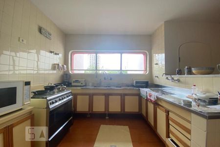 Apartamento para alugar com 300m², 4 quartos e 4 vagas Apartamento para alugar com 300m², 4 quartos e 4 vagasCozinha