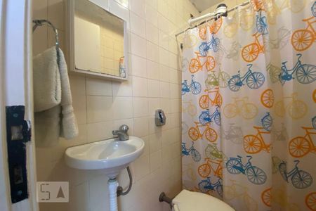 Apartamento para alugar com 300m², 4 quartos e 4 vagas Apartamento para alugar com 300m², 4 quartos e 4 vagasBanheiro de Serviço