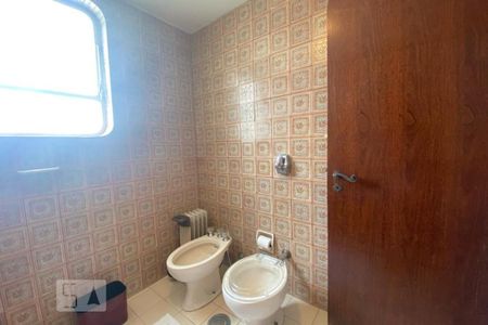 Apartamento para alugar com 300m², 4 quartos e 4 vagas Apartamento para alugar com 300m², 4 quartos e 4 vagasBanheiro da Suíte 2