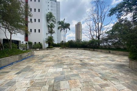 Apartamento para alugar com 300m², 4 quartos e 4 vagas Apartamento para alugar com 300m², 4 quartos e 4 vagasÁrea comum