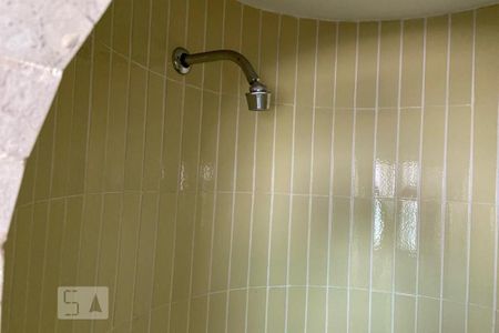 Apartamento para alugar com 300m², 4 quartos e 4 vagas Apartamento para alugar com 300m², 4 quartos e 4 vagasChuveiro