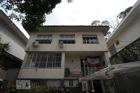 Casa à venda com 490m², 3 quartos e 3 vagasFachada