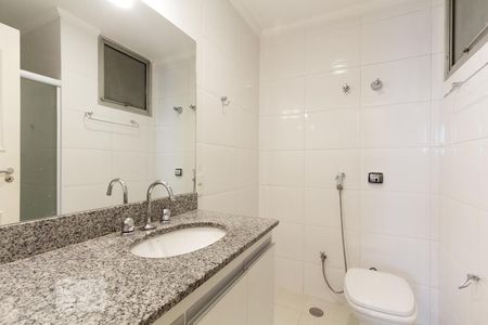 Banheiro  de apartamento para alugar com 3 quartos, 98m² em Itaim Bibi, São Paulo