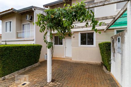 Casa de condomínio para alugar com 102m², 3 quartos e 2 vagas Casa de condomínio para alugar com 102m², 3 quartos e 2 vagasFachada da casa