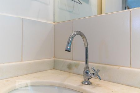 Casa de condomínio para alugar com 102m², 3 quartos e 2 vagas Casa de condomínio para alugar com 102m², 3 quartos e 2 vagasBanheiro social