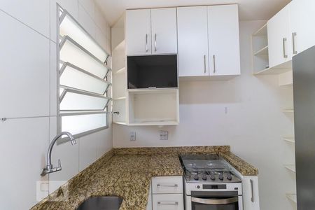 Casa de condomínio para alugar com 102m², 3 quartos e 2 vagas Casa de condomínio para alugar com 102m², 3 quartos e 2 vagasCozinha - Armários