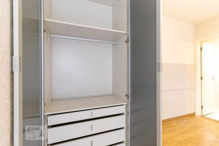 Quarto 1 - Suíte de casa de condomínio para alugar com 3 quartos, 102m² em Parque Rural Fazenda Santa Cândida, Campinas