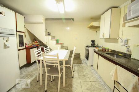 Casa à venda com 100m², 3 quartos e 2 vagas Casa à venda com 100m², 3 quartos e 2 vagascozinha