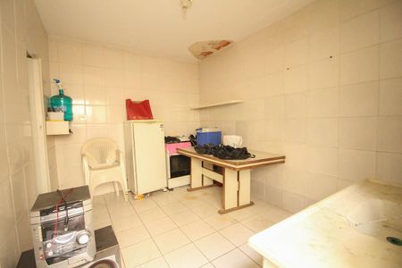 Casa à venda com 100m², 3 quartos e 2 vagas Casa à venda com 100m², 3 quartos e 2 vagascozinha casa 2