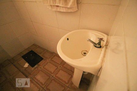 Casa à venda com 100m², 3 quartos e 2 vagas Casa à venda com 100m², 3 quartos e 2 vagasbanheiro casa 2