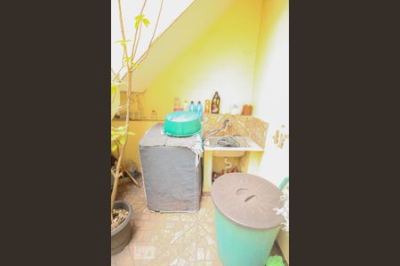 Casa à venda com 100m², 3 quartos e 2 vagas Casa à venda com 100m², 3 quartos e 2 vagasarea de servoço