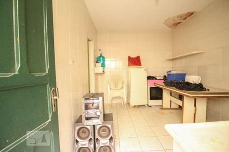 Casa à venda com 100m², 3 quartos e 2 vagas Casa à venda com 100m², 3 quartos e 2 vagascozinha casa 2