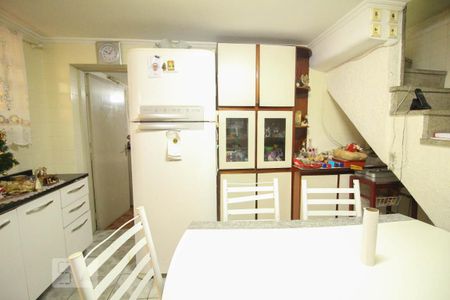 Casa à venda com 100m², 3 quartos e 2 vagas Casa à venda com 100m², 3 quartos e 2 vagascozinha