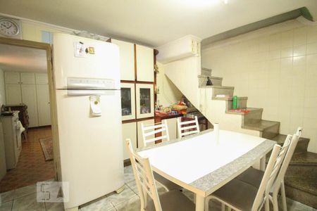Casa à venda com 100m², 3 quartos e 2 vagas Casa à venda com 100m², 3 quartos e 2 vagascozinha