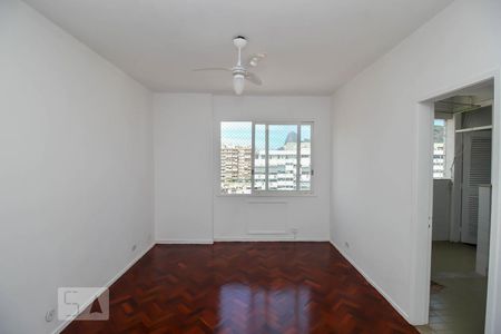 Salade Apartamento com 2 quartos, 90m² Botafogo