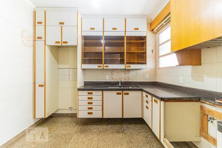 Apartamento para alugar com 250m², 3 quartos e 2 vagas Apartamento para alugar com 250m², 3 quartos e 2 vagasCozinha