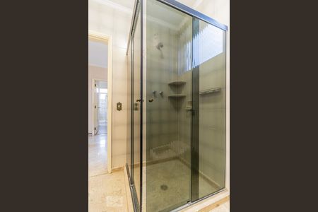 Apartamento para alugar com 250m², 3 quartos e 2 vagas Apartamento para alugar com 250m², 3 quartos e 2 vagasBanheiro Social - Box de Vidro