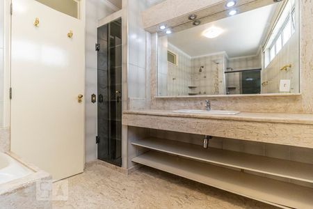 Apartamento para alugar com 250m², 3 quartos e 2 vagas Apartamento para alugar com 250m², 3 quartos e 2 vagasBanheiro da Suíte