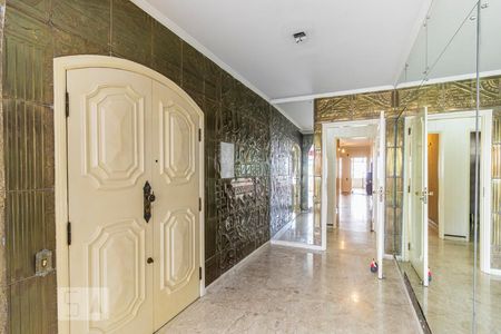 Apartamento para alugar com 250m², 3 quartos e 2 vagas Apartamento para alugar com 250m², 3 quartos e 2 vagasEntrada Social