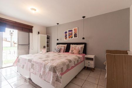 Quarto 1 de casa à venda com 2 quartos, 180m² em Parque Pinheiros, Taboão da Serra
