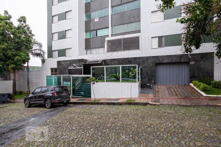 Apartamento para alugar com 137m², 3 quartos e 2 vagasFachada