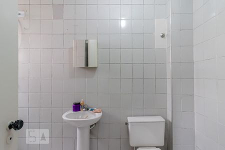 Banheiro  de kitnet/studio para alugar com 1 quarto, 45m² em Sé, São Paulo