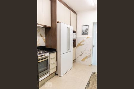 Casa à venda com 130m², 3 quartos e 2 vagas Casa à venda com 130m², 3 quartos e 2 vagasCozinha e sala de jantar