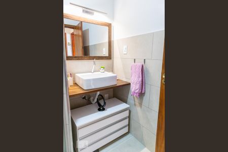 Casa à venda com 130m², 3 quartos e 2 vagas Casa à venda com 130m², 3 quartos e 2 vagasBanheiro