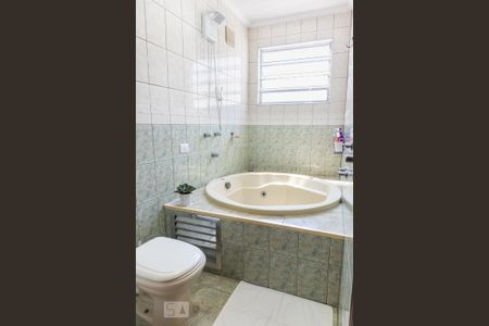 Casa à venda com 130m², 3 quartos e 2 vagas Casa à venda com 130m², 3 quartos e 2 vagasBanheiro da suíte