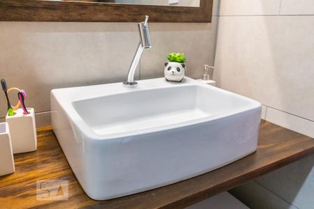 Casa à venda com 130m², 3 quartos e 2 vagas Casa à venda com 130m², 3 quartos e 2 vagasBanheiro