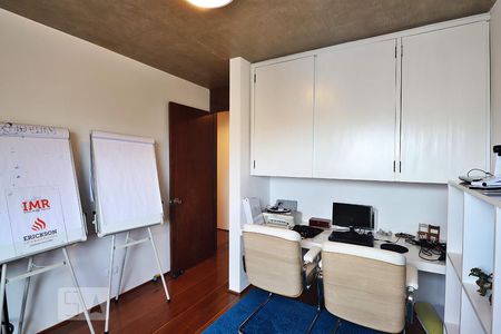 Apartamento à venda com 250m², 4 quartos e 2 vagasQuarto 4