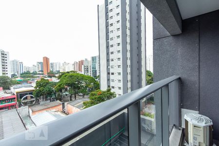 Varanda  de kitnet/studio para alugar com 1 quarto, 24m² em Indianópolis, São Paulo