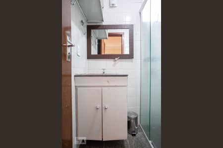 Apartamento para alugar com 42m², 2 quartos e 1 vagaBanheiro social 