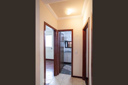 Corredor de apartamento para alugar com 2 quartos, 42m² em Santa Cruz, Belo Horizonte