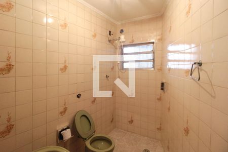 Casa para alugar com 120m², 2 quartos e sem vaga Casa para alugar com 120m², 2 quartos e sem vagaBanheiro social