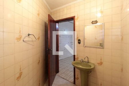 Casa para alugar com 120m², 2 quartos e sem vaga Casa para alugar com 120m², 2 quartos e sem vagaBanheiro social