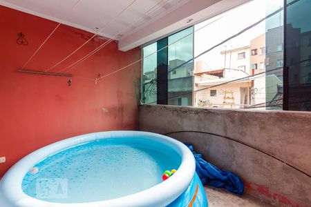 Sacada de casa para alugar com 3 quartos, 128m² em São Pedro, Osasco