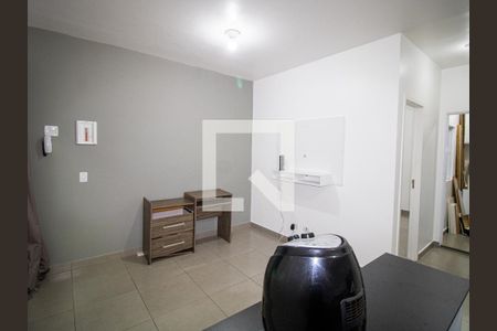 Sala e Cozinha de apartamento para alugar com 1 quarto, 39m² em Vila Constança, São Paulo