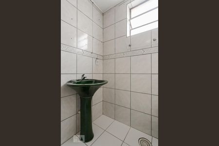 Banheiro de apartamento à venda com 1 quarto, 43m² em Jardim Dona Leopoldina, Porto Alegre