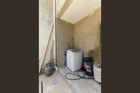 Casa à venda com 210m², 3 quartos e 2 vagas Casa à venda com 210m², 3 quartos e 2 vagasÁrea de serviço