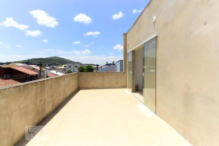 Casa à venda com 210m², 3 quartos e 2 vagas Casa à venda com 210m², 3 quartos e 2 vagasVaranda
