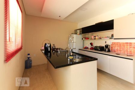 Casa à venda com 210m², 3 quartos e 2 vagas Casa à venda com 210m², 3 quartos e 2 vagasCozinha