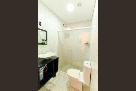 Casa à venda com 210m², 3 quartos e 2 vagas Casa à venda com 210m², 3 quartos e 2 vagasBanheiro