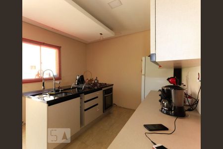 Casa à venda com 210m², 3 quartos e 2 vagas Casa à venda com 210m², 3 quartos e 2 vagasCozinha