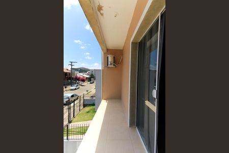 Casa à venda com 210m², 3 quartos e 2 vagas Casa à venda com 210m², 3 quartos e 2 vagasVaranda da suíte