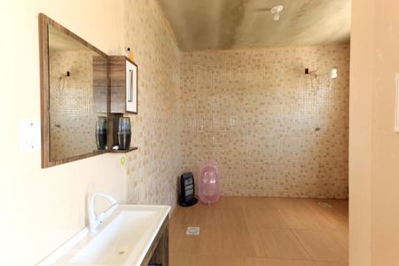 Casa à venda com 210m², 3 quartos e 2 vagas Casa à venda com 210m², 3 quartos e 2 vagasBanheiro da suíte