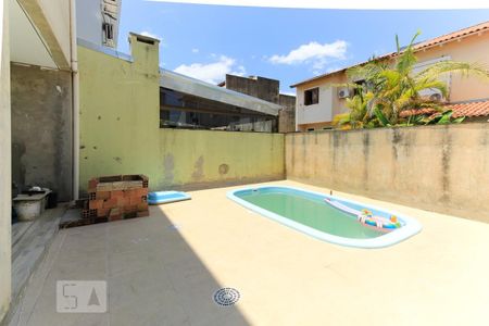 Casa à venda com 210m², 3 quartos e 2 vagas Casa à venda com 210m², 3 quartos e 2 vagasQuintal