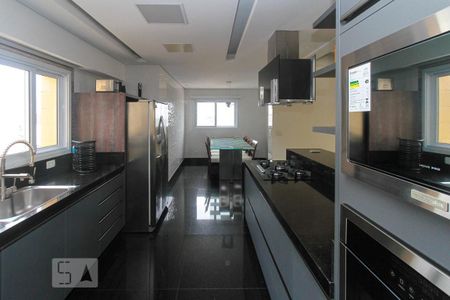 Apartamento à venda com 480m², 4 quartos e 6 vagas Apartamento à venda com 480m², 4 quartos e 6 vagasCozinha